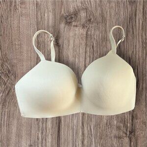 Cacique Lane Bryant Size 42F Nude Solid Lightly Lined No-Wire Bra‎ Plus T-Shirt